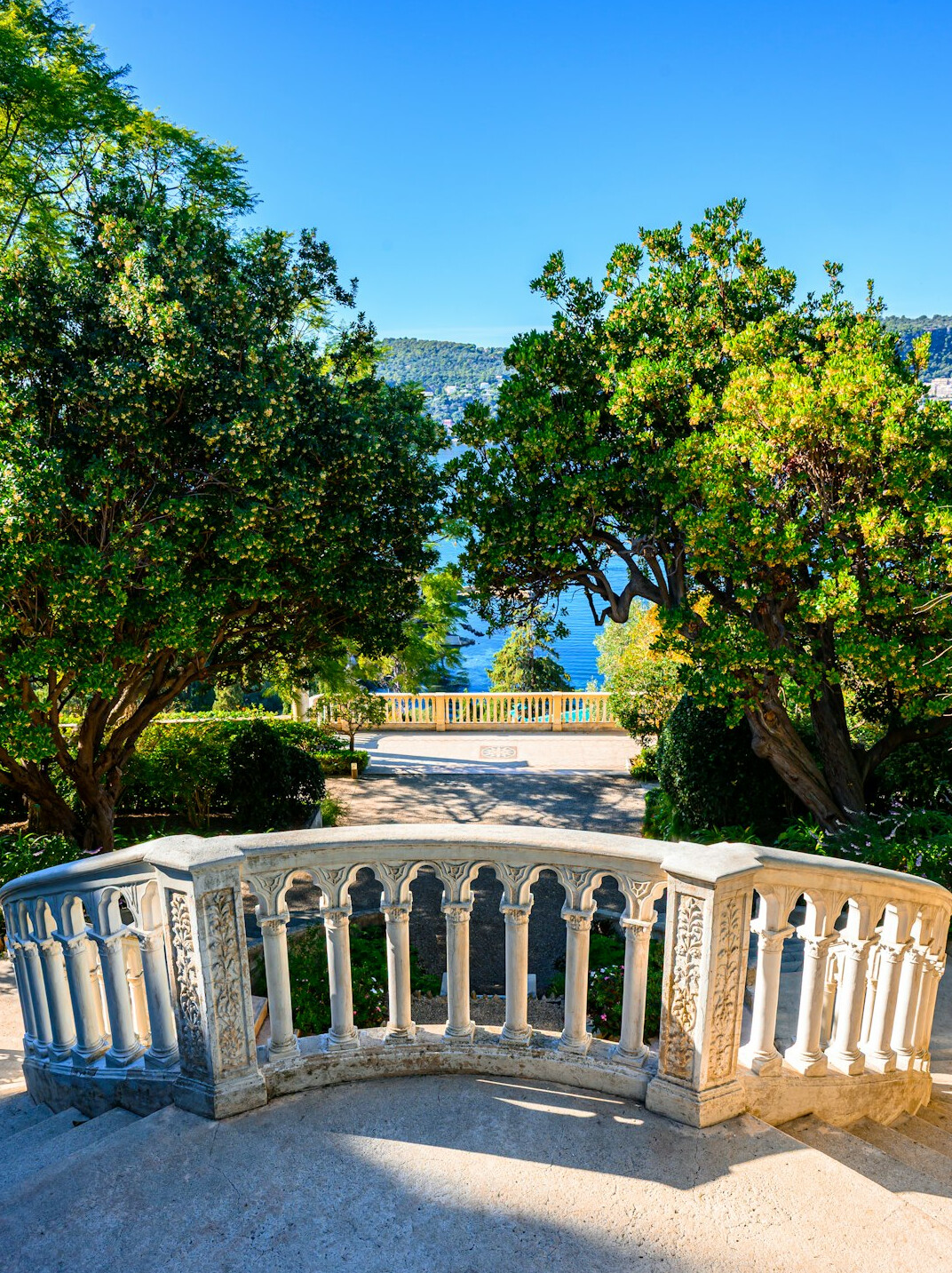 luxury villa garden view